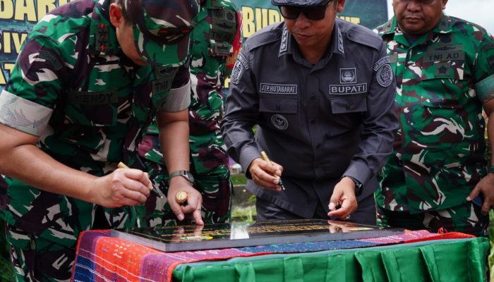 Bupati Tapanuli Utara Bersama Panglima Daerah Militer I-BB Resmikan Jembatan Siualuompu 