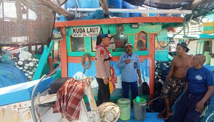 Aipda | Wayan Wedhana Edukasi Terkait Keselamatan ABK Di Atas KM Kuda Laut Tekankan Pentingnya Waspada Terhadap Cuaca
