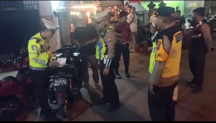 Menjawab Keluhan Warga Babat  Polres Lamongan Gelar Razia Knalpot Brong 21 Motor Ditilang