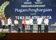 Wujudkan Kemudahan Akses Pelayanan Hukum Bagi Masyarakat Walikota Tebing Tinggi Terima Penghargaan Dari Kementerian Hukum RI