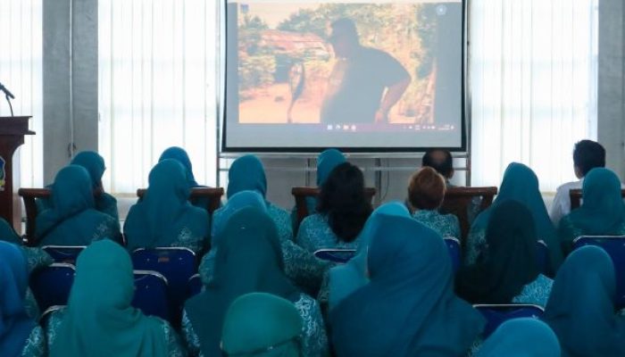 Gelar Nobar Bersama TP PKK, Wlikota Tebing Tinggi Apresiasi Pesan Moral Film Parodi Edukatif Kampung Durian Gak Jadi Runtuh