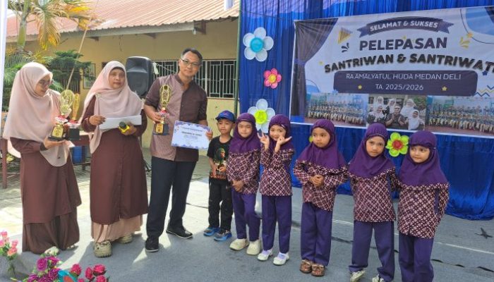 Meriah dan Penuh Haru RA Amalyatul Huda Lepas 53 Santri/Santriwati dengan Pentas Seni Spektakuler